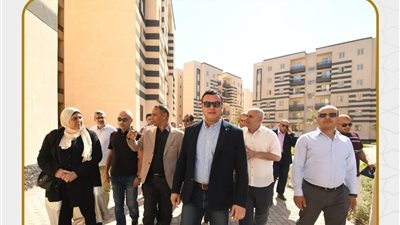 14 ألف شقة.. وزير الإسكان يتفقد 