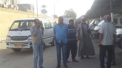 محلى دشنا: يتفقد مواقف السيارات ومحطات الوقود لضمان سير العمل |صور