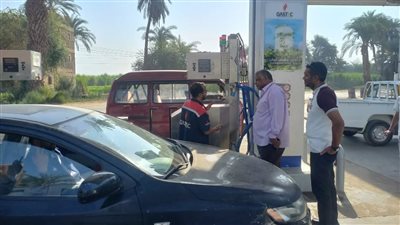 قيادات قوص تتابع تطبيق تعريفة الركوب الجديدة بعد زيادة أسعار الوقود