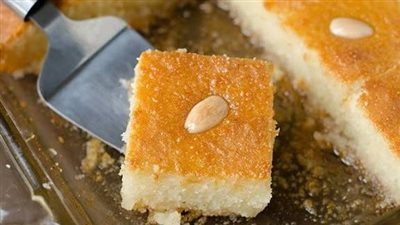 طريقة عمل البسبوسة العادية بالزبادي.. تعرفِ على إعدادها مثل المحلات 