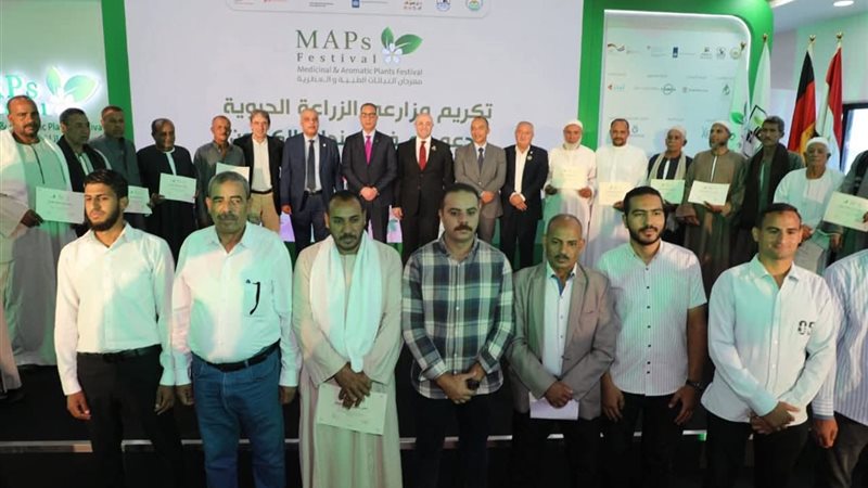 تكريم المزارعين المتميزين