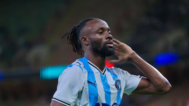 فيستون مايلي مهاجم