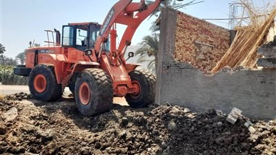 محافظ الغربية يراقب الموجة 27 للإزالات لحظة بلحظة من غرفة التحكم الذكية  