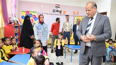 وكيل التعليم ببورسعيد يتفقد مدرستي الشهيد الحسيني ومحمد مهران بالحي الإماراتي