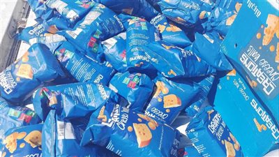 قبل بيعها بالأسواق.. ضبط كميات كبيرة من المقرمشات منتهية الصلاحية ببورسعيد 