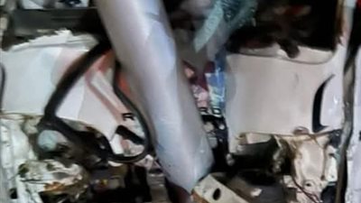 زفة العروسة باظت.. إصابة 4 أشخاص إثر تصادم ميكروباص بعمود إنارة في السويس