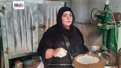 ست بـ100 راجل.. «أم عمر» أول سيدة تفتح مخبزًا للعيش الشمسي في المنيا