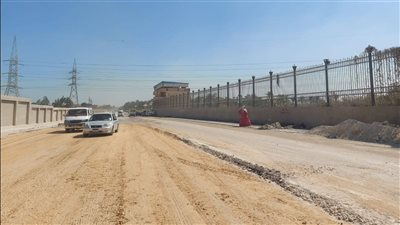 محافظ الجيزة يتابع أعمال توسعة ورصف طريق ترعة فهمي بمنشأة القناطر