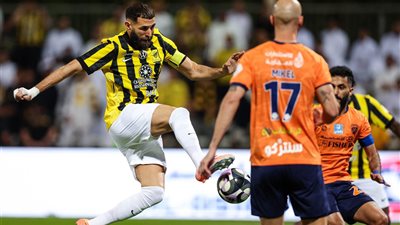 ركلة جزاء بنزيما الضائعة تُعمّق جراح الاتحاد.. كونسيساو يفشل بأول اختبار رسمي