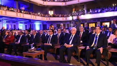 رئيس جامعة القاهرة: الذكاء الاصطناعي يفتح آفاقًا جديدة في كافة المجالات
