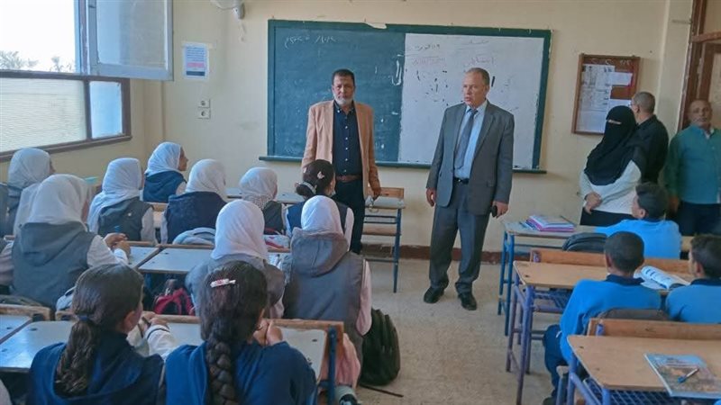 خلال تفقد المدارس