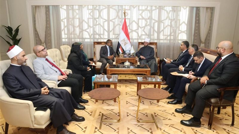 وزير الأوقاف خلال