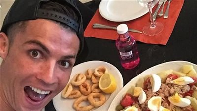 لماذا يبدو كريستيانو رونالدو أصغر من عمره.. السر في النظام الغذائي 