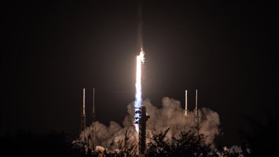 سبيس إكس تطلق 28 قمرًا صناعيًا جديدًا من ستارلينك إلى الفضاء