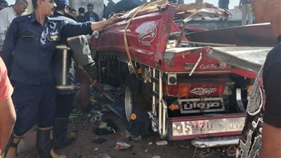 مصرع شخص وإصابة  6 آخرين في إنقلاب سيارة من أعلى كوبرى بالبحيرة