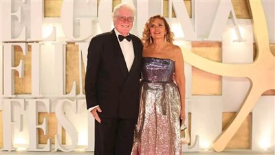 سعره 280 ألف جنيه.. يسرا تتألق بإطلالة لامعة من إيلي صعب في الجونة السينمائي