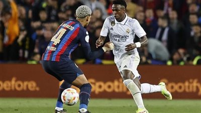 قبل مواجهة تشافي ألونسو.. برسا فليك يكتسح ريال مدريد