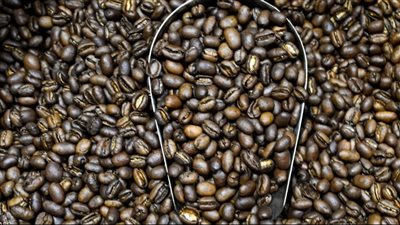 علماء يكشفون استخدام جديد لبقايا القهوة في صناعة الخرسانة   