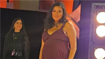 ثراء جبيل تظهر على ريد كاربت مهرجان الجونة في شهور حملها الأخيرة|صور