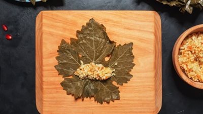 ‎تعرفي على أسهل طريقة للف ورق العنب.. خطوات سهلة وبسيطة