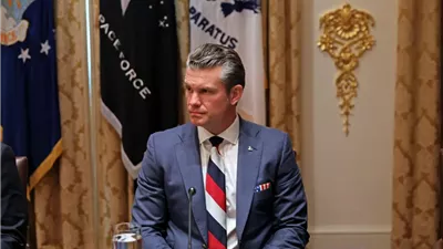 «أمك» كلمة تجتاح أروقة البيت الأبيض.. جدال ساخر يمتد من المتحدثة إلى البنتاجون