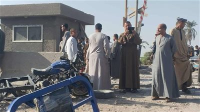 الجثة تحولت لأشلاء .. مصرع شاب دهسًا أسفل عجلات القطار على مزلقان محطة أبوتشت