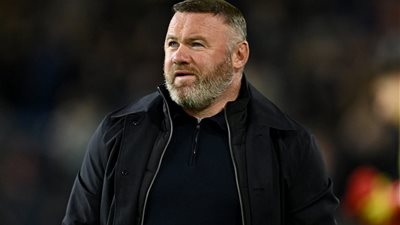 بعد سنوات من التألق.. روني يتوقع نهاية مشوار صلاح مع ليفربول