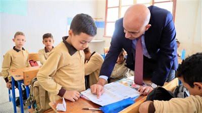 بدون قيادات المحافظة.. وزير التعليم يتفقد مدارس البلينا جنوبي سوهاج  