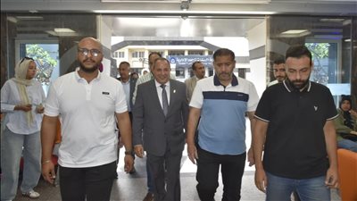 محافظ بورسعيد يتفقد مجمع الشفاء الطبي لمتابعة مستوى الخدمات الطبية 