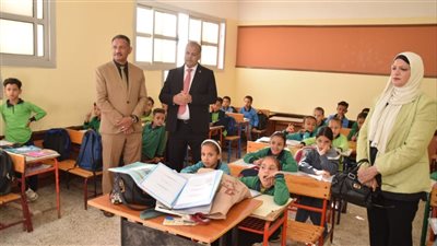 مدير عام التفتيش والرقابة بوزارة التعليم يتفقد مدارس جنوب بورسعيد