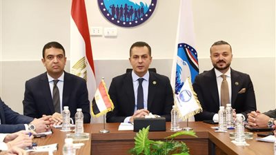 عبد الجواد يتفقد غرفة العمليات المركزية لمستقبل وطن لمتابعة تحضيرات الانتخابات