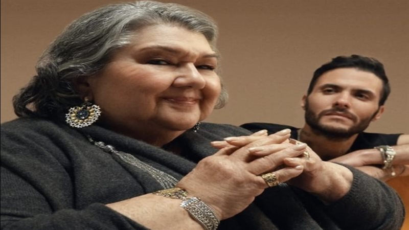 أمير عيد ووالدته