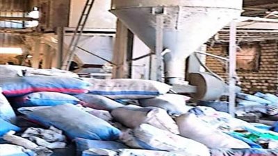 ضبط 139 طنًا من الأعلاف الحيوانية داخل مصنعين بدون ترخيص بالإسماعيلية 