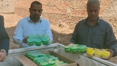 ضبط 550 عبوة «كريم شعر» مجهولة المصدر داخل مخزن غير مرخص بالأقصر