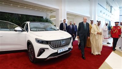 أردوغان يهدي أمير الكويت السيارة الكهربائية التركية TOGG 
