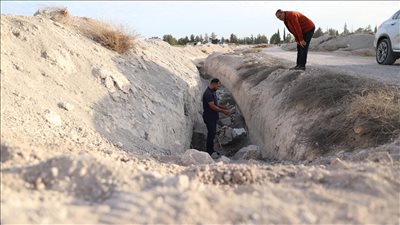 بها 20 جثة.. العثور على مقبرة جماعية جديدة قرب العاصمة السورية