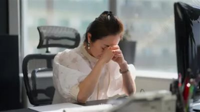 	3 خطوات فعالة للتخلص من الإفراط في التفكير واستعادة صفاء الذهن 	