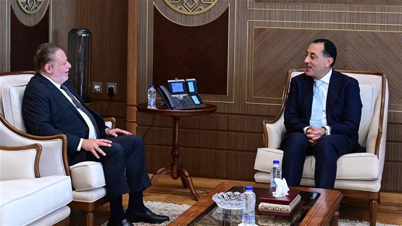 رئيس الوزراء ومحافظ