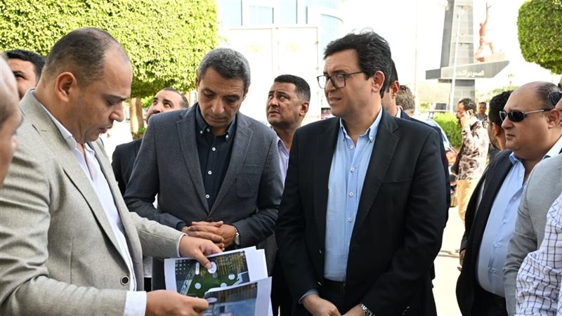 وزير الثقافة ومحافظ