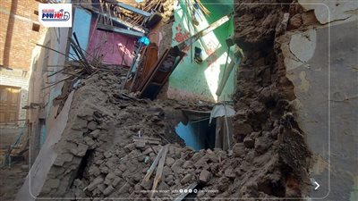 مصرع طفلة وإصابة 5 من أسرتها في انهيار منزل بقرية الأشمونين في المنيا