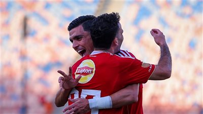 ناقد رياضي يتغنى بهدف بن شرقي وينتقد المنظومة الدفاعية للأهلي