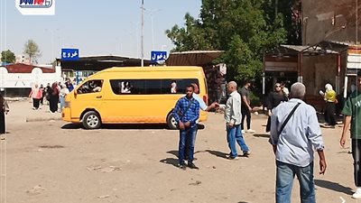 مباحث مرور قنا يشن حملات مكثفة في المساكن والجامعة استجابة لشكاوى الطلاب