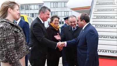 الأولى من 50 عامًا.. أحمد موسى يكشف تفاصيل زيارة السيسي للبرلمان الأوروبي 