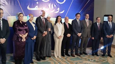 قرن من العطاء.. 