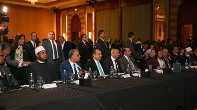 وزير قطاع الأعمال العام يشهد احتفالية مئوية روز اليوسف