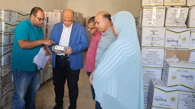 ضبط طن ونصف معسل مجهول المصدر و 100 علبة سجائر ببنى سويف والواسطى 