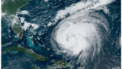 إغلاق مدارس ومؤسسات حكومية.. العاصفة ميليسا تجتاح الكاريبي وتضرب 3 دول| فيديو