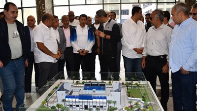 وزير الشباب ومحافظ السويس يتفقدان المدينة الشبابية وحمام السباحة الأولمبي 