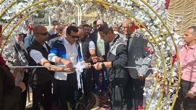 صبحي ومحافظ السويس يفتتحان ملعبًا خماسيًا بمركز شباب أبناء السويس