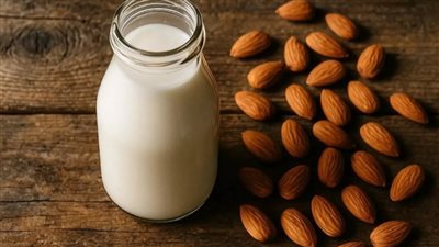 حليب اللوز وصحة قلبك..تأثيره على ضغط الدم وتوازن السوائل 	